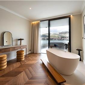 Selection of 5 bedroom seafront villas with pool on Ciovo near Trogir, sleeps 10